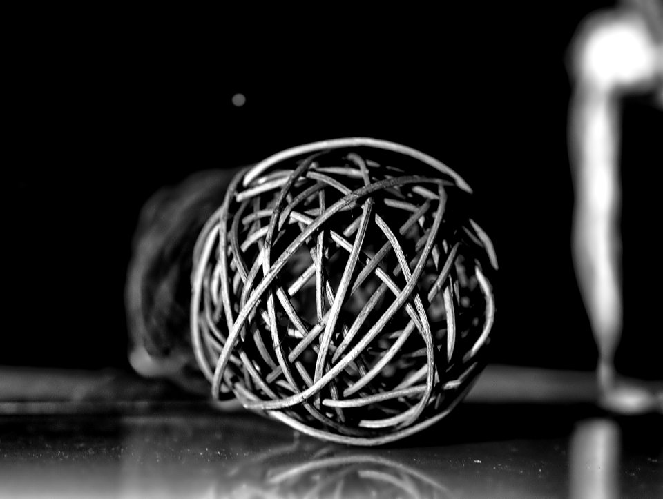 Blanco y negro enrollado