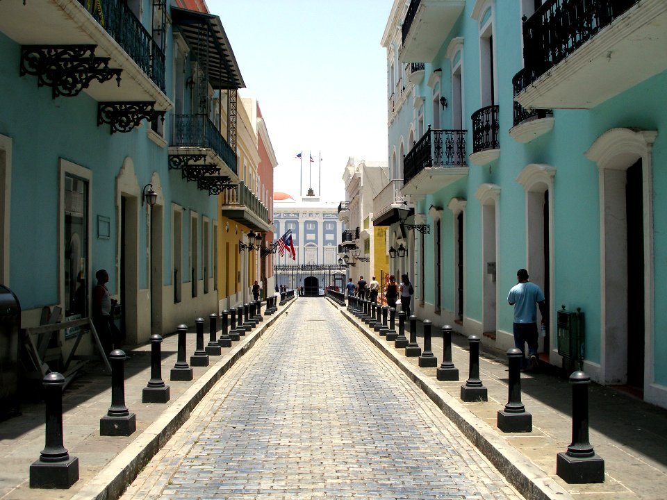 cobblestone-streets-of-old-san-juan-1445883-1920x1440