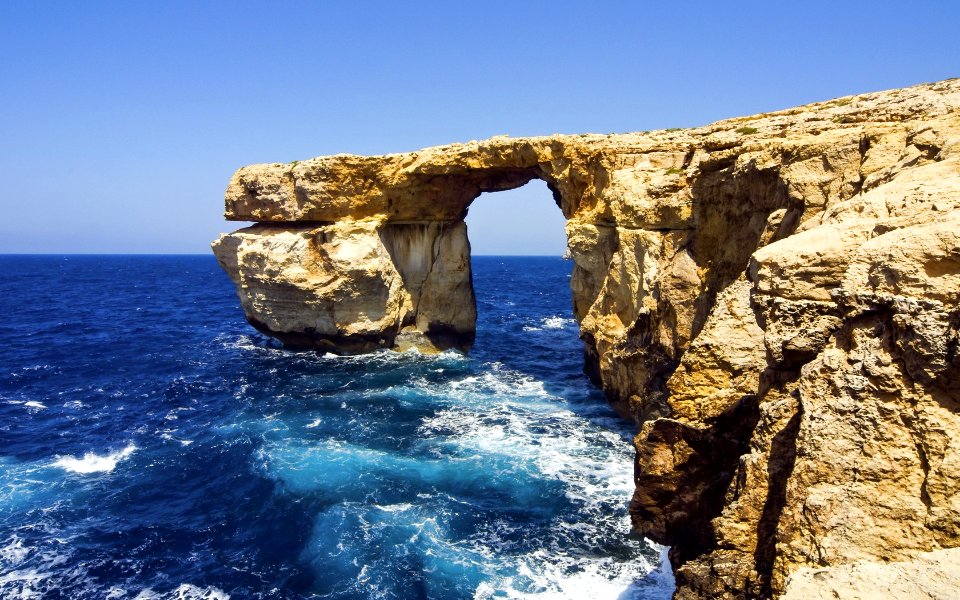 Game-of-Thrones-Filming-Location-Azure-Window-Malta