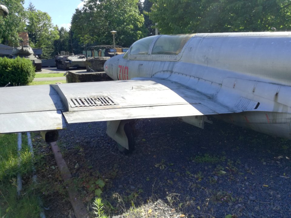Muzeum Uzbrojenia w Poznaniu planes diverse 23