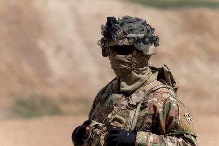 2-12 FA Soldiers execute machine gun range