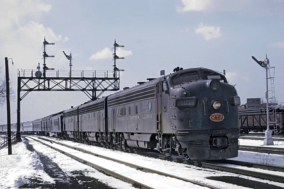 Chicago & Eastern Illinois FP7A 1609 in Chicago with the Hummingbird & Georgian on March 31, 1964
