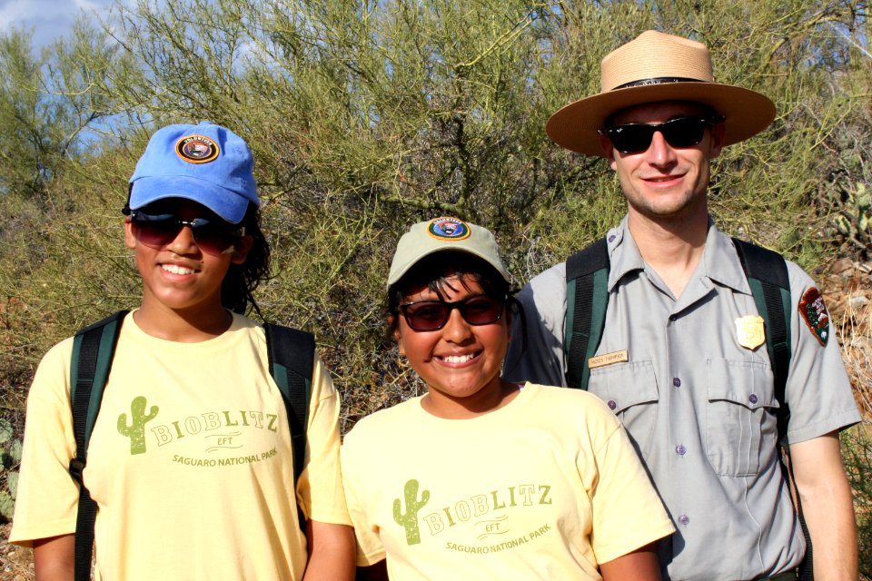 Youth ambassadors with Teacher-Ranger-Teacher Moses Thompson. Photo by NPS/Todd M. Edgar.