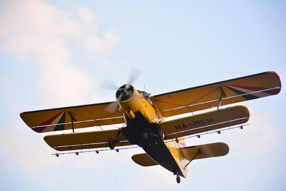 Flying spraying flight