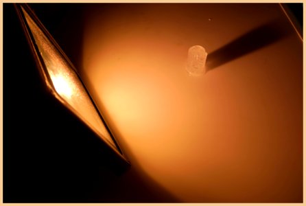 Cubito de hielo fundiendose