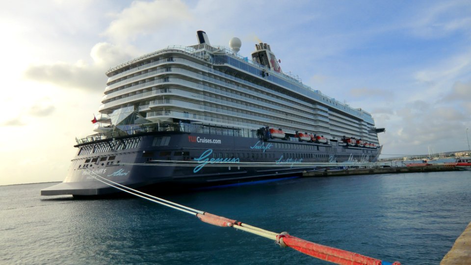 MEIN-SCHIFF-5 Cruise Ship @ Kralendijk, Bonaire --well towed photo