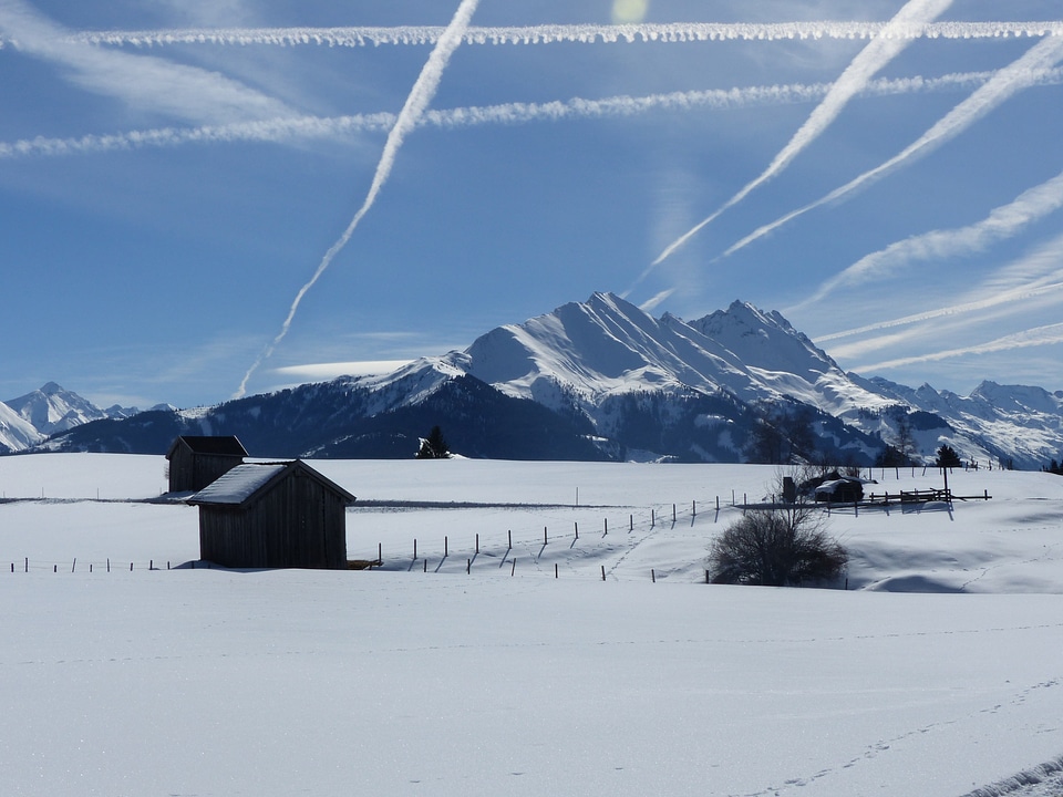 Contrail sky high tauern