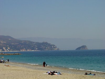 045 - Noli - Spiaggia ed isola di Bergeggi photo