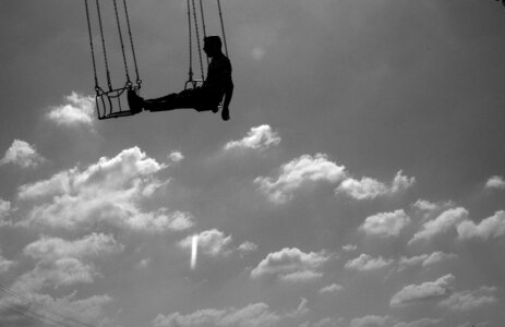 Tips sky black and white