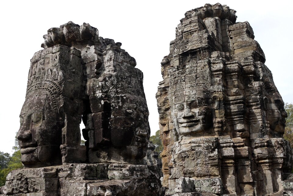 Bayon bayon temple ruins