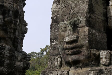 Bayon bayon temple ruins