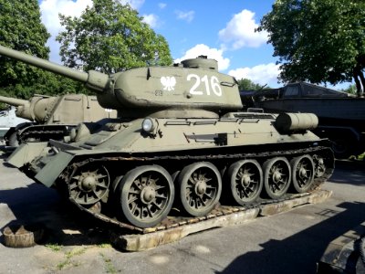 Muzeum Uzbrojenia w Poznaniu Tanks 34 photo