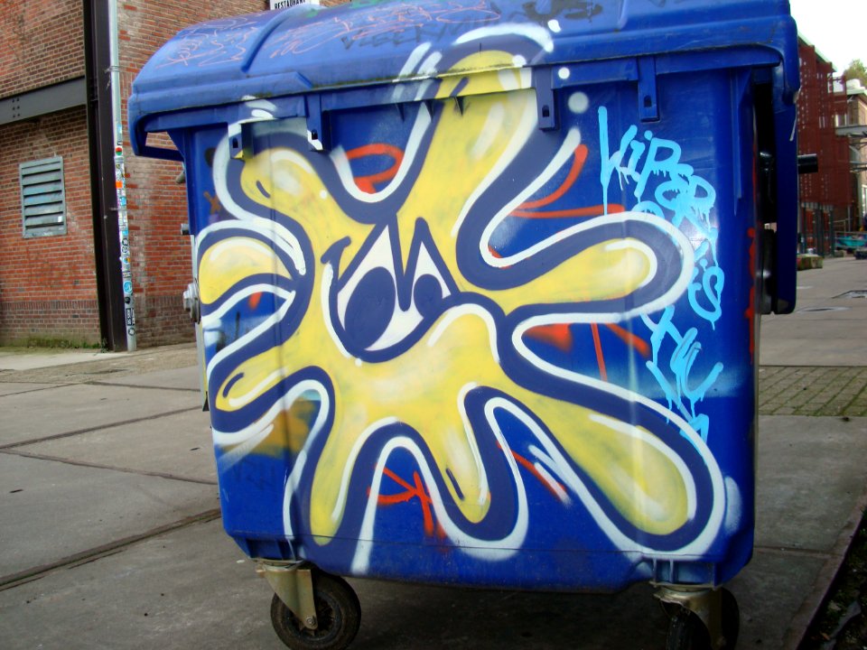 Garbage pall paintball