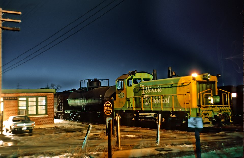 Illinois Terminal Company SW1200 779 in the Peoria & Eastern Yard, Urbana, IL in April 1965