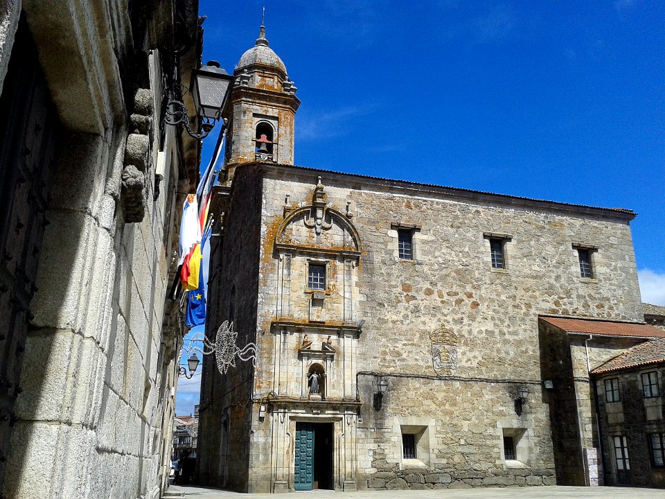 Zona monumental de Melide (A Coruña, Galicia)
