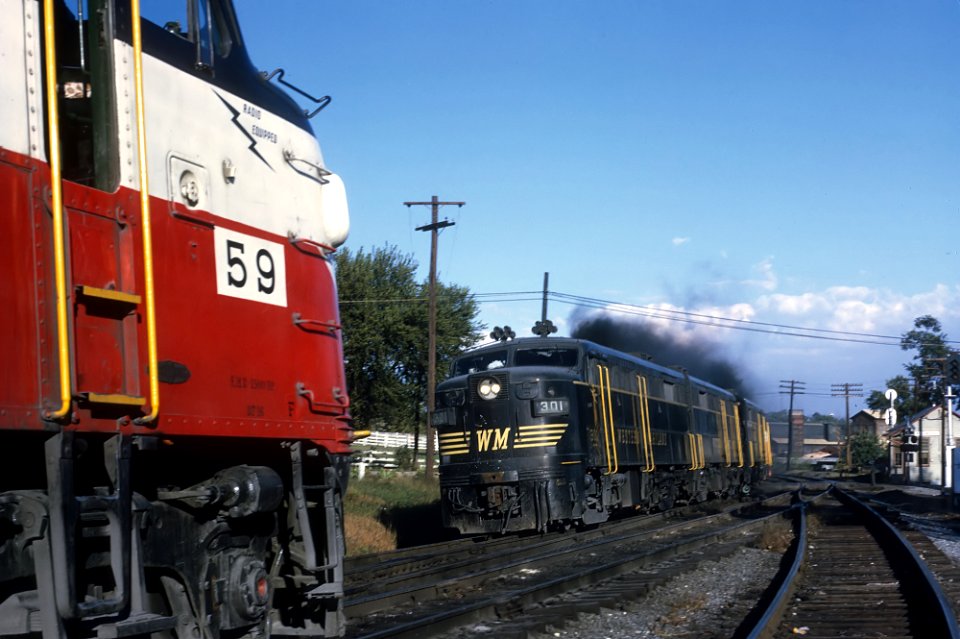 Western Maryland FA2s 301, 302, 303, and 304 plus SD40 7434 passing F7A 57 at Williamsport, MD on October 3, 1970