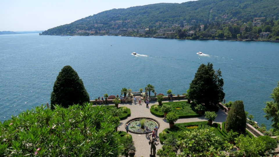 Isola bella e isola pescatori photo