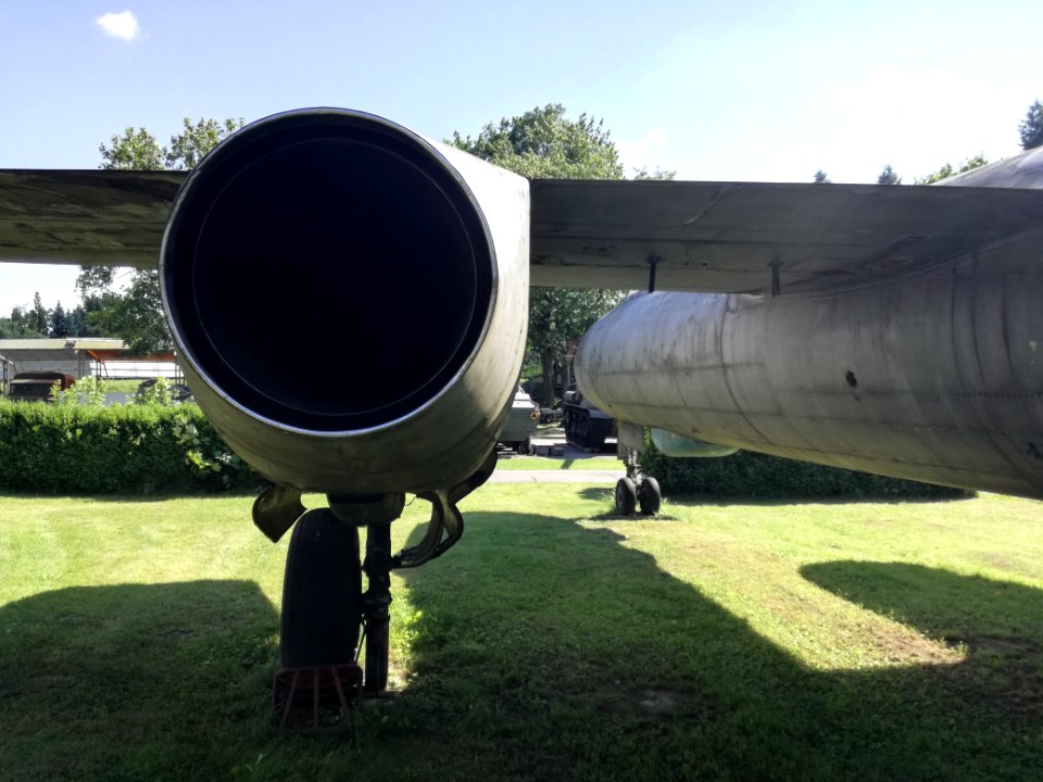 Muzeum Uzbrojenia w Poznaniu Il-28 09