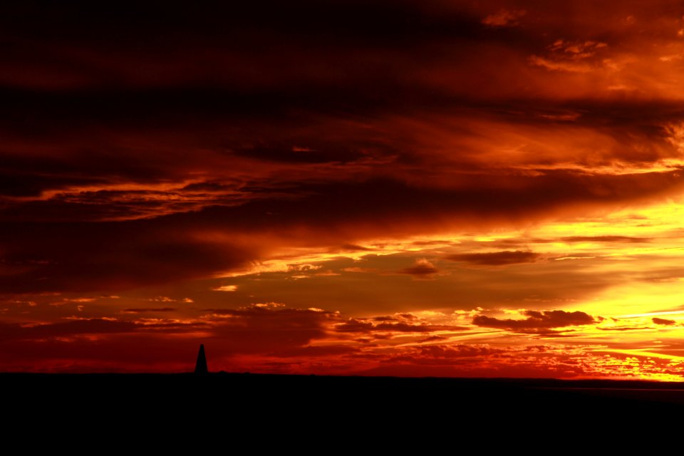 phare de Beaumont et soleil couchant