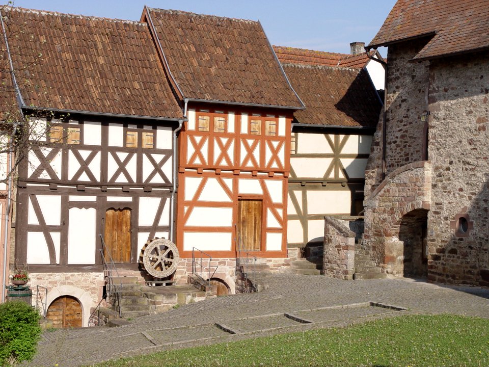 2015-05-02 Gaden der Wehrkirche in Diebach
