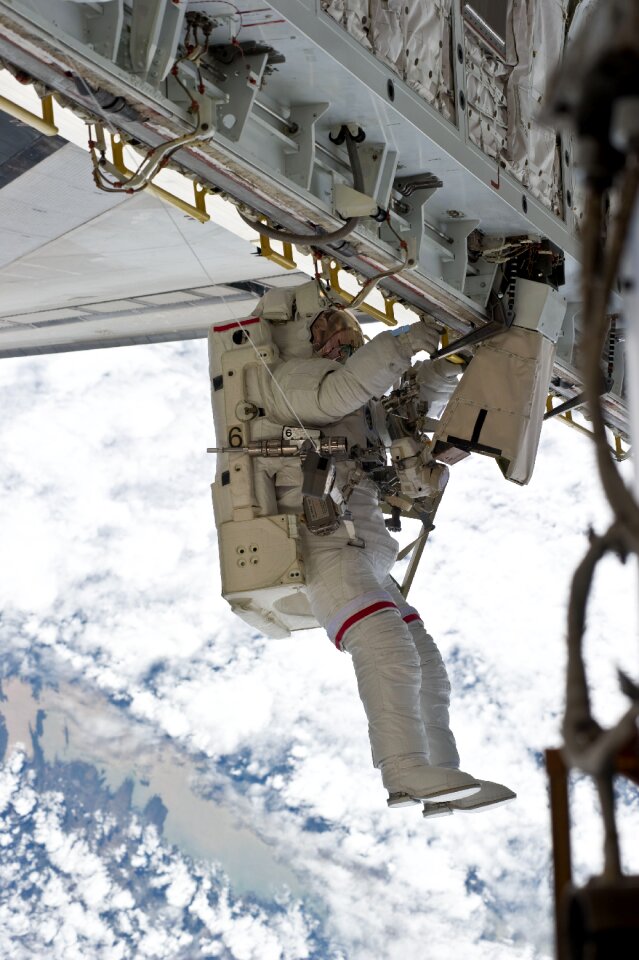 Spacecraft tools suit