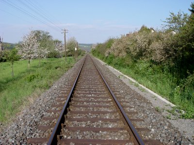 2015-05-02 Bahnstrecke zur Diebacher Haltestelle photo