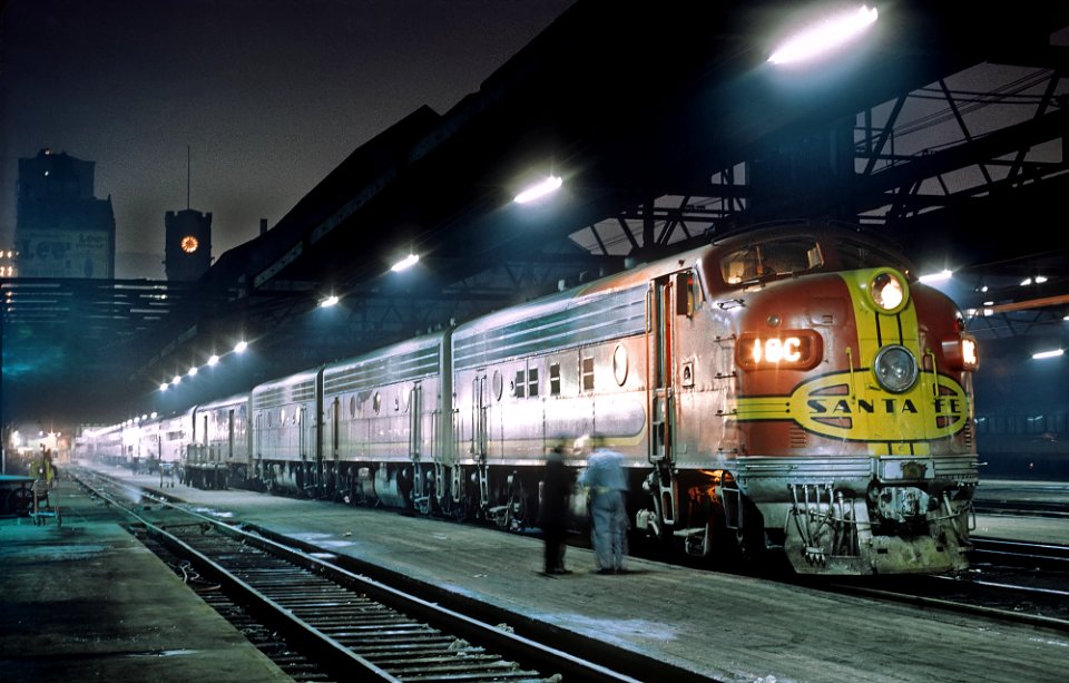 ATSF F3A 16C with Train 9, The Kansas City Chief awaiting departure from Dearvborn Station, Chicago, IL February 2, 1968. built 10-46