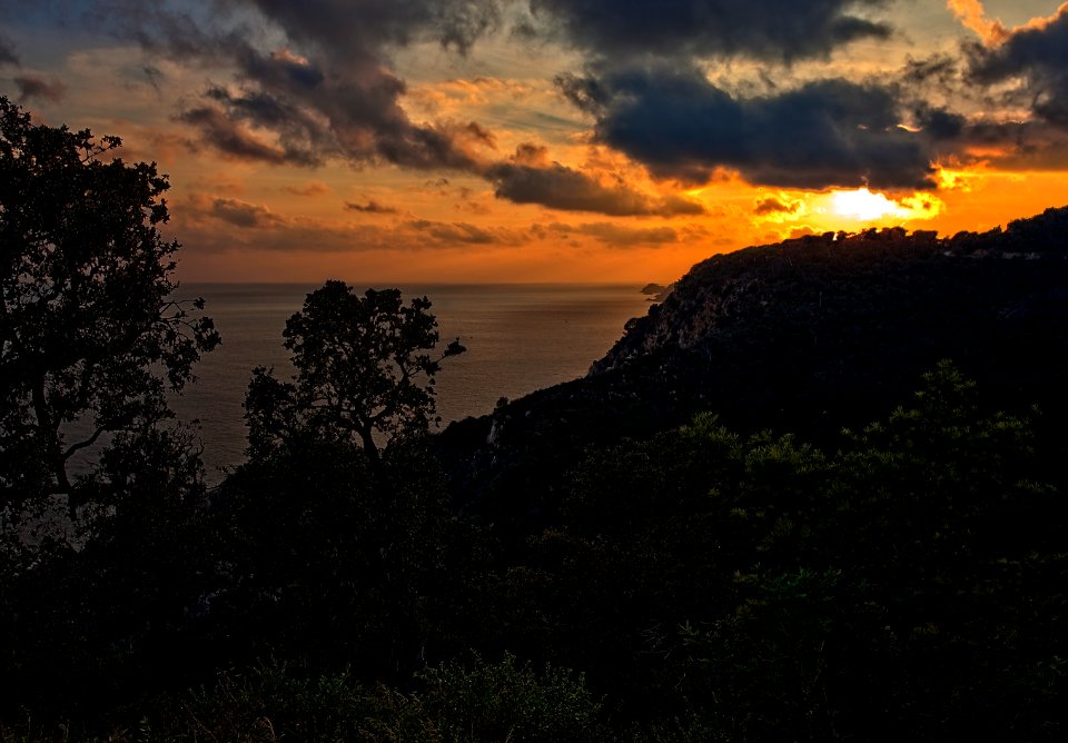 SUNSET IN COSTA BRAVA   -   ATARDECER EN LA COSTA BRAVA