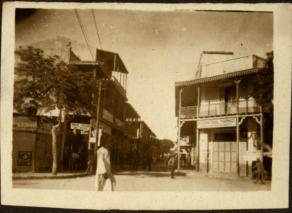 Port Said?? street scene, 1915-1919 / WRD Laurie