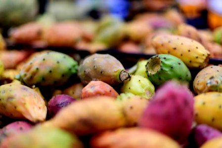 figues de barbarie sur le marché -   barbary figs on the market -  Kaktusfeige auf dem Markt