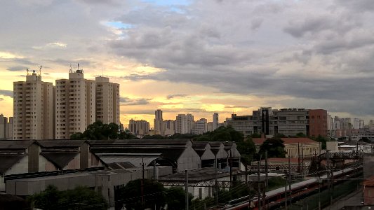 Pôr do sol no Brás