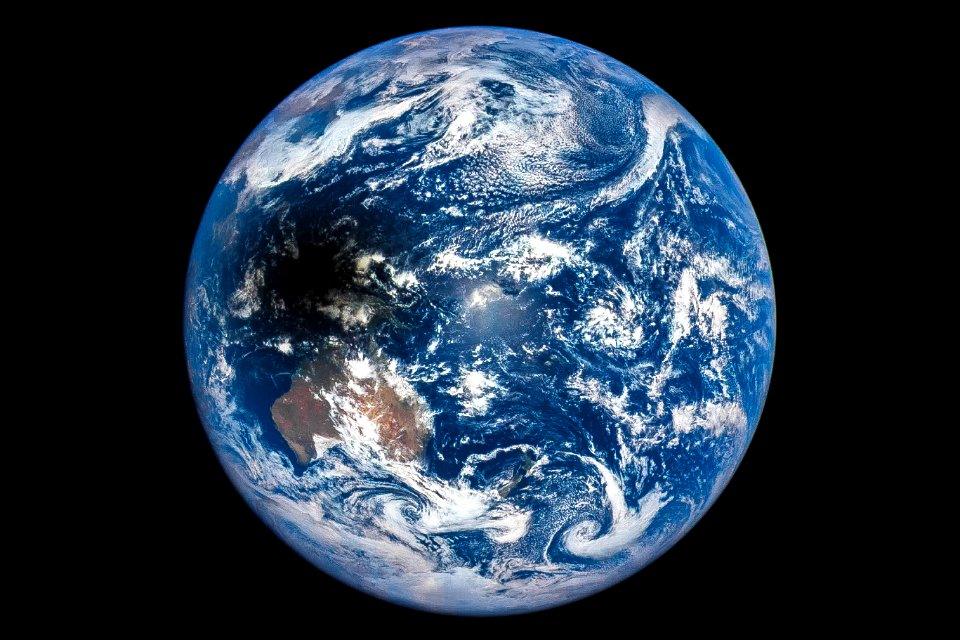 solar eclipse from space - 2016-03-09 - dscovr/epic 1frame - 2016068 3