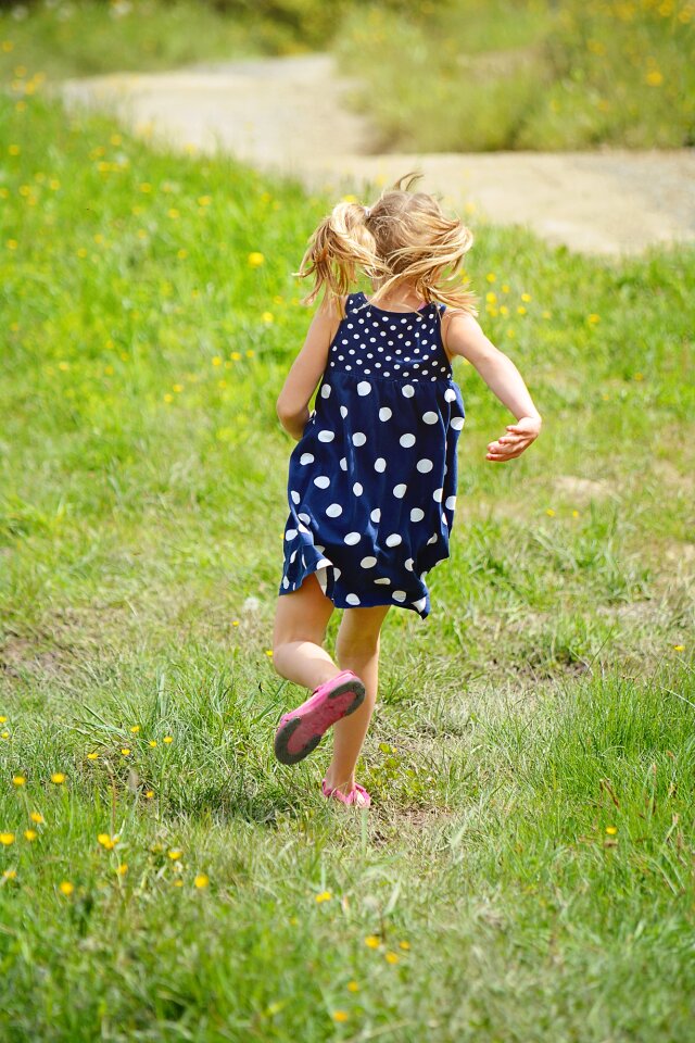Girl blond race