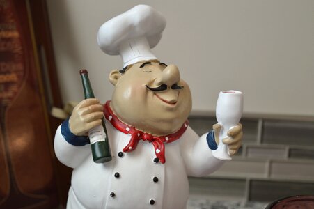 Cooking kitchen figurine