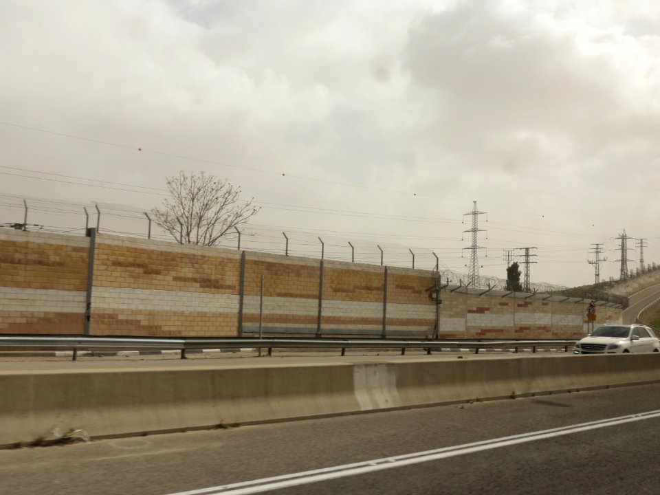 0100 Il muro (2)