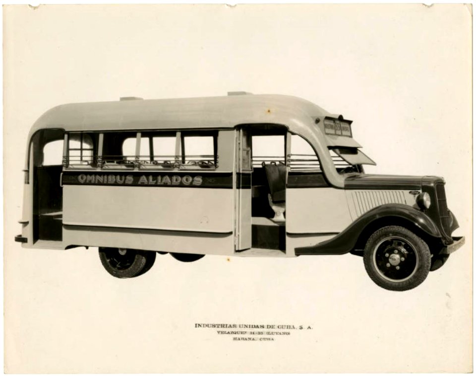 Buses manufactured by Industrias Unidas de Cuba