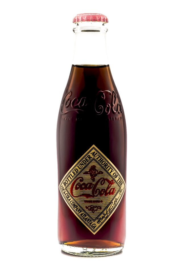 Drink cola refreshment