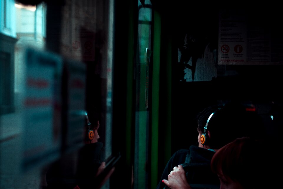 Transport window headsets