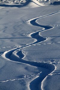 Zig zag snowboard track snowboard photo