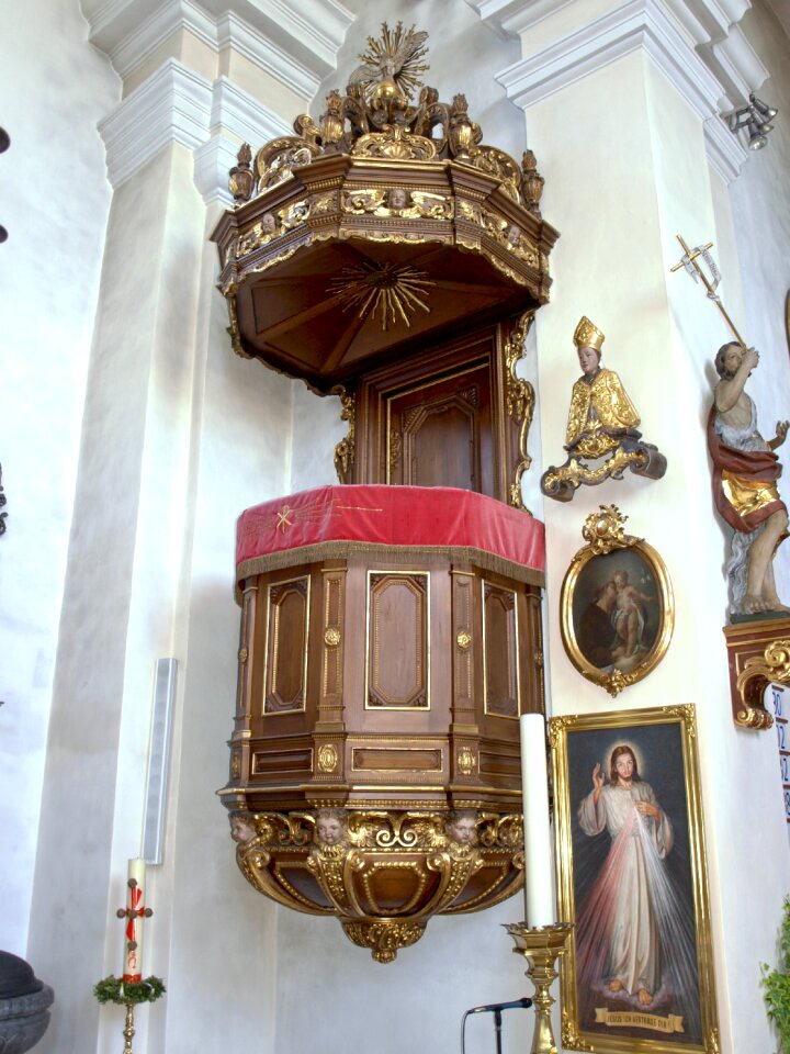 Pulpit chapel palace