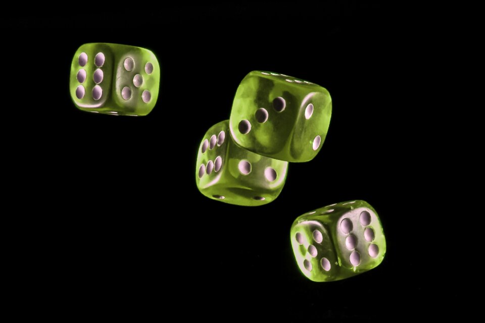 Light glass cube win