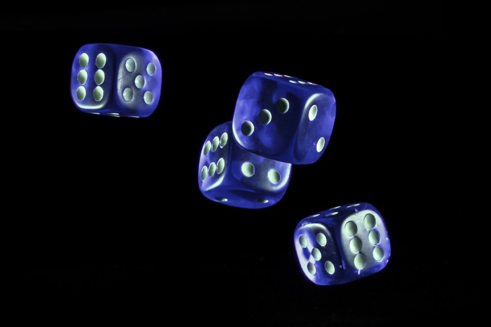Light glass cube win