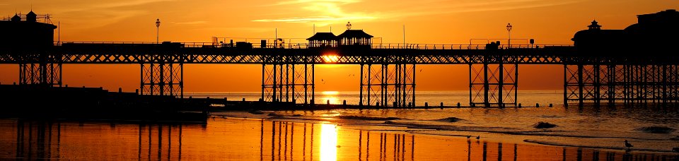 cromer pier photo