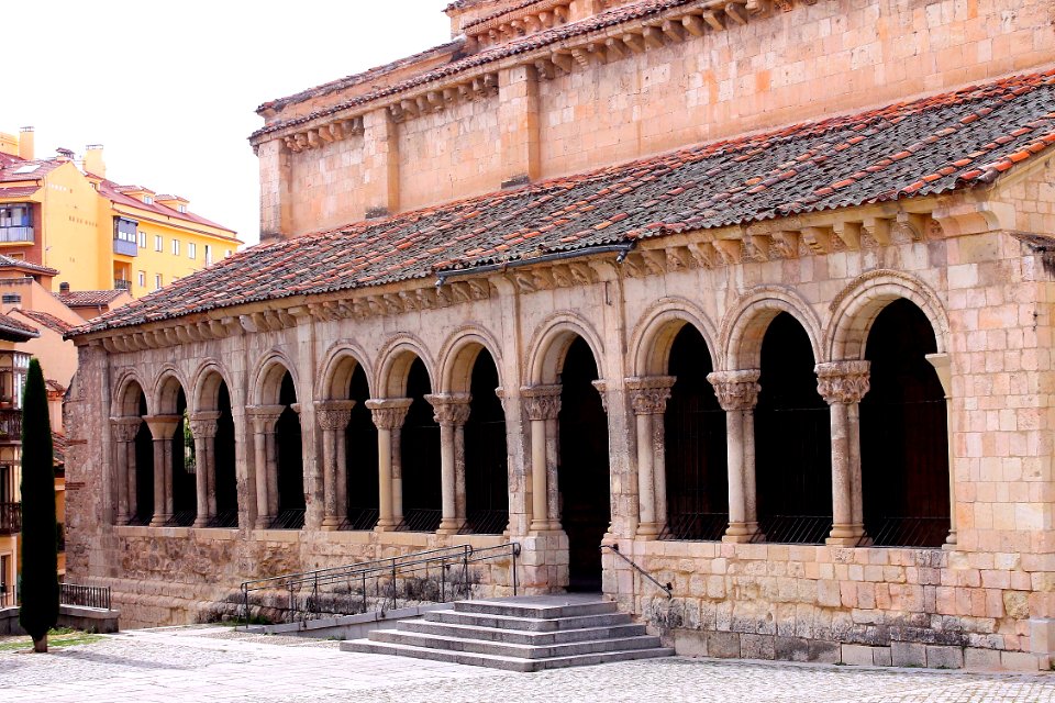 Atrio sur de S. Millán. Segovia