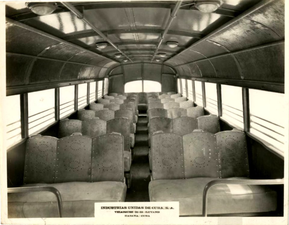 Buses manufactured by Industrias Unidas de Cuba