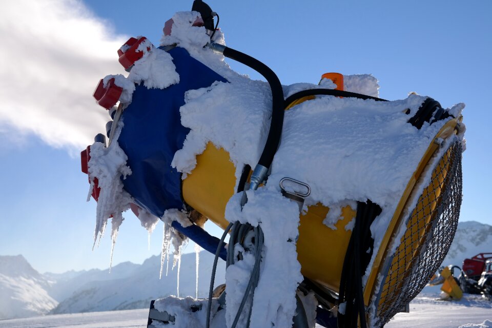 Snow guns artificial snow making skiing