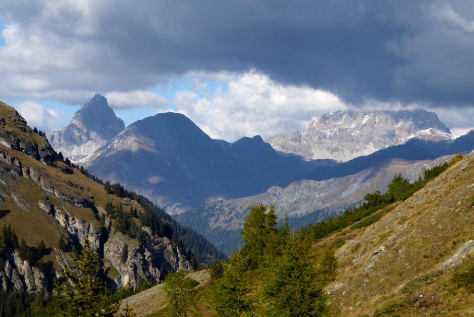 Mountainous Tundra Landscape