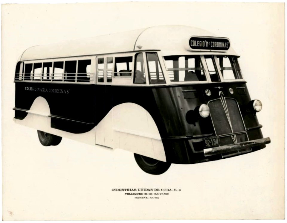 Buses manufactured by Industrias Unidas de Cuba Bus for Colegio María Corominas, side view 1