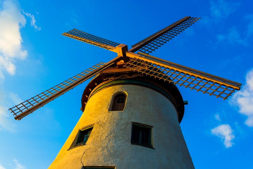 Scenic traditional wind