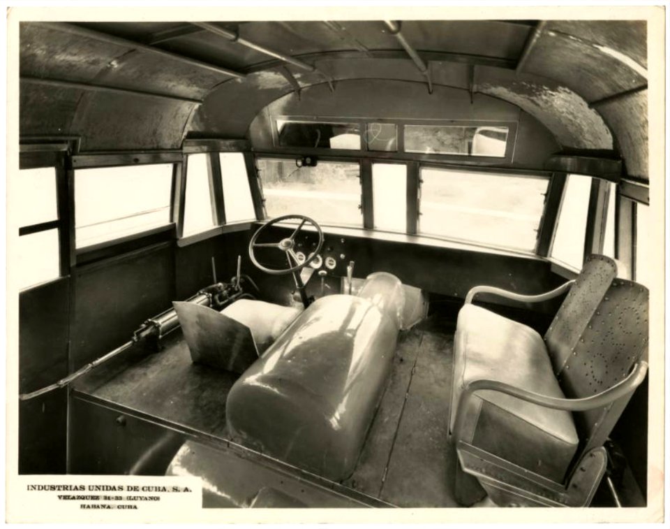 Buses manufactured by Industrias Unidas de Cuba